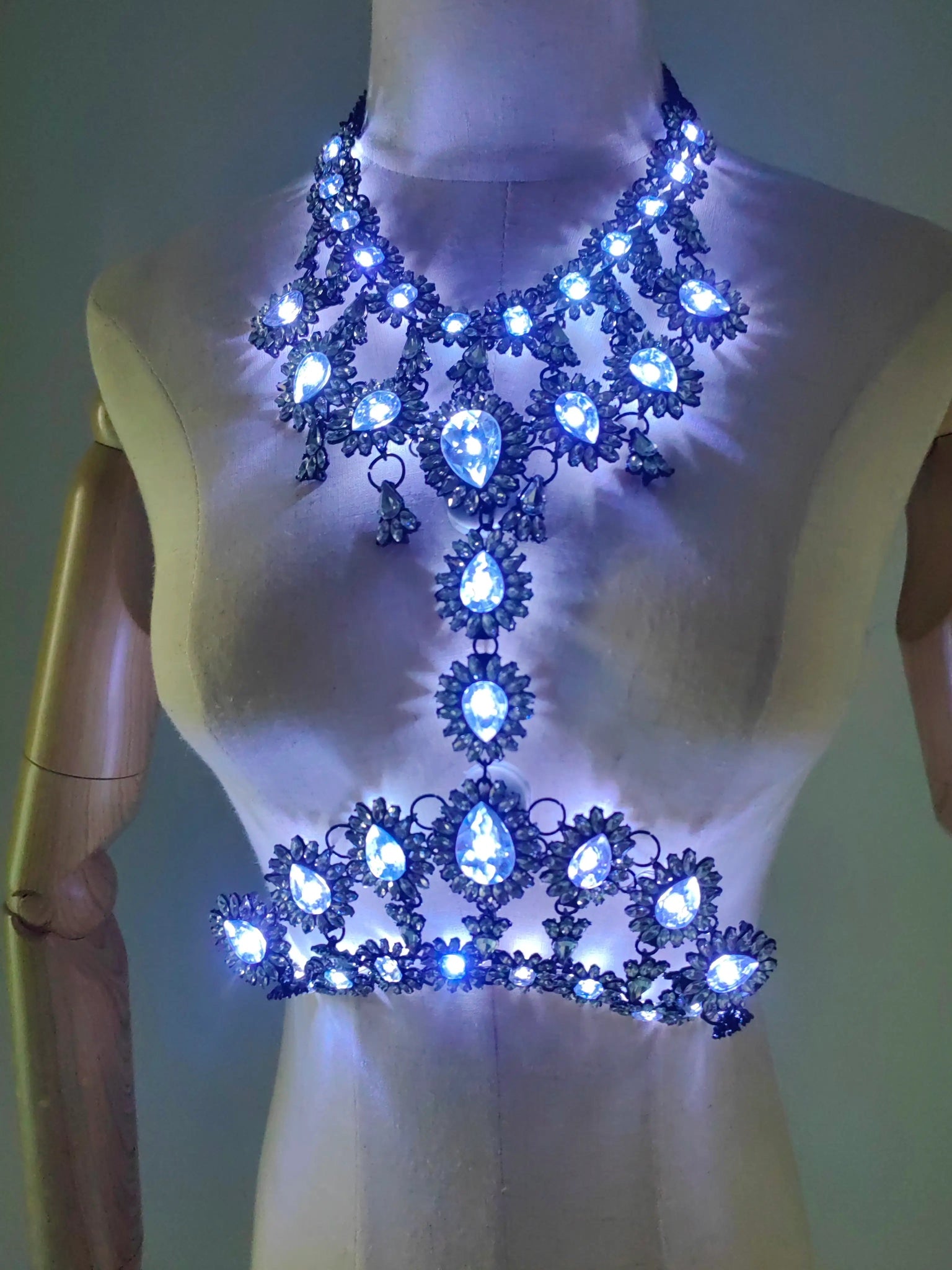 Best Light-Up Necklaces for Rave Parties - Neon Cowboys