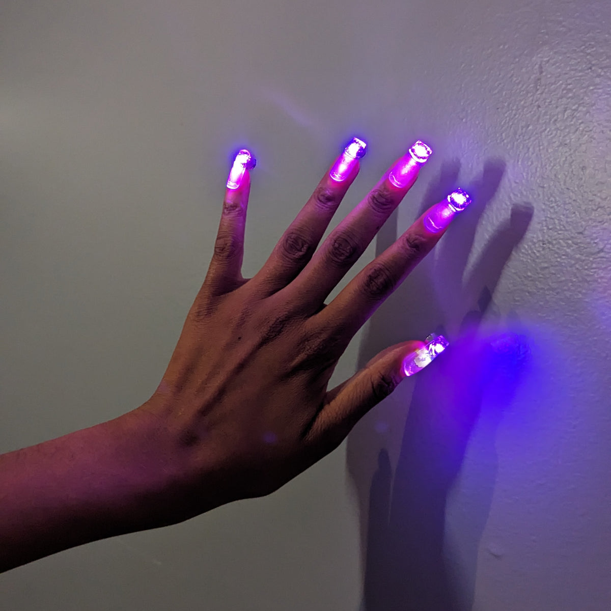 Light Up LED Nails:PRÉCOMMANDE (Livraison estimée fin septembre)