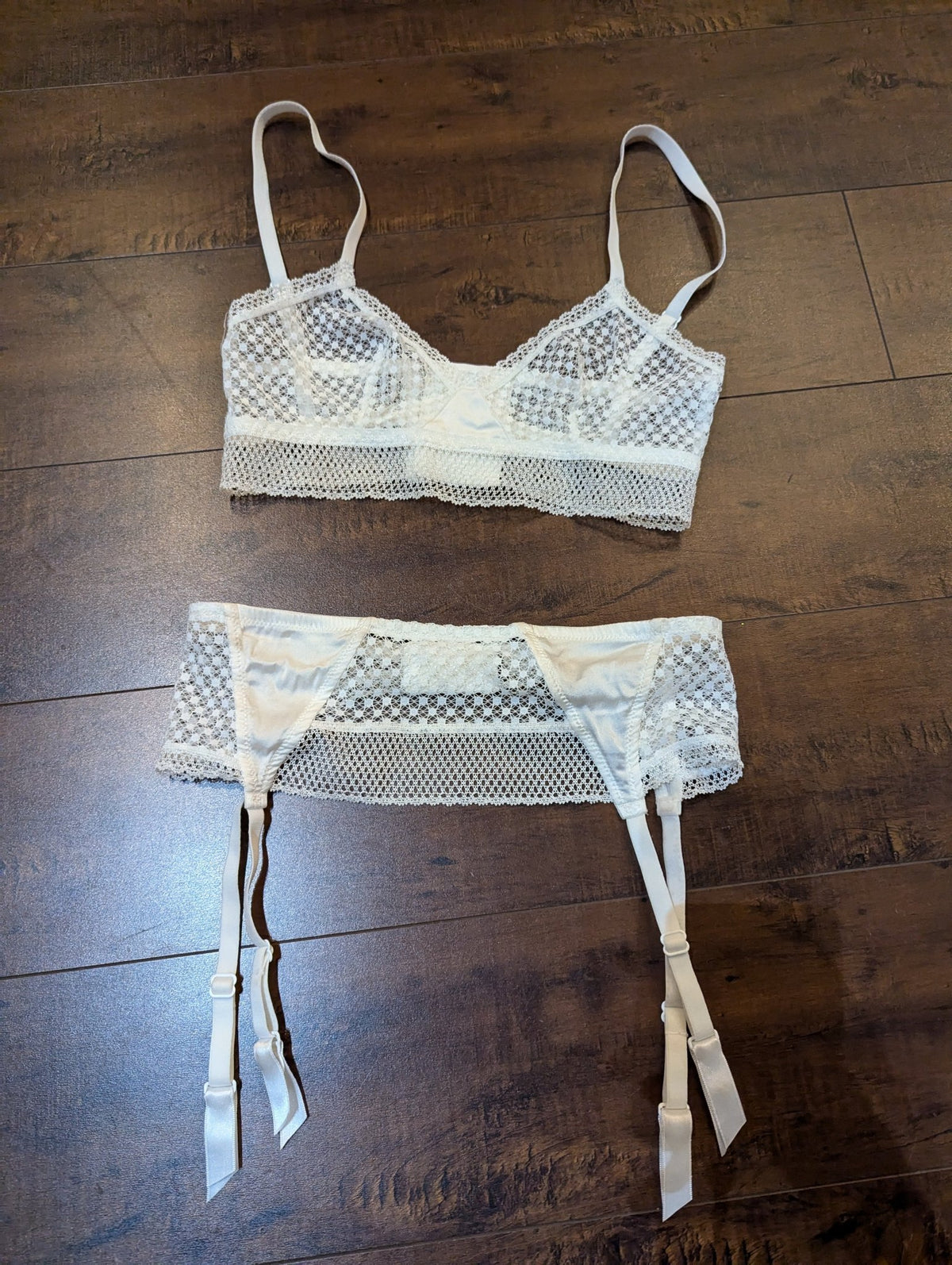 SAMPLE SALE - White Lace Bralette & Garter Set Size XSmall (Used for 1 Photoshoot) - Neon Cowboys - 