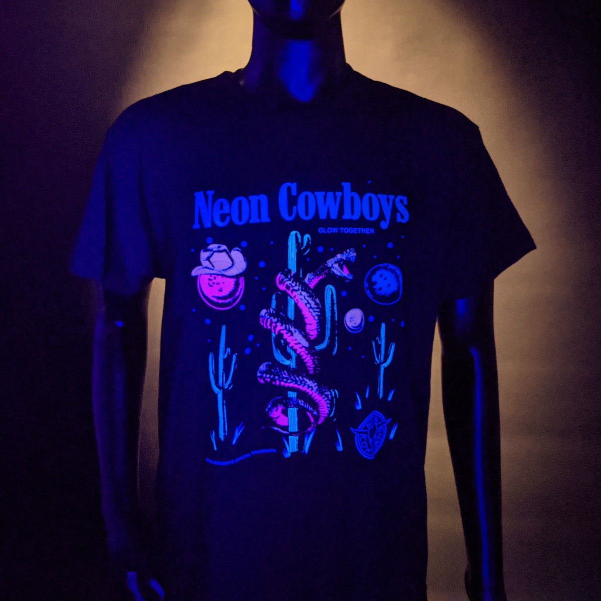 Camiseta que brilla en la oscuridad